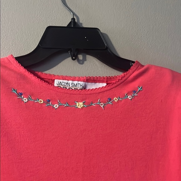 Vintage Short Sleeve Top with Embroidered Detail - Picture 2 of 4